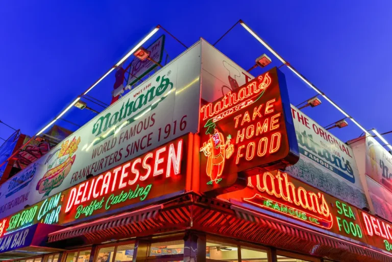 il fascino retro insegne al neon